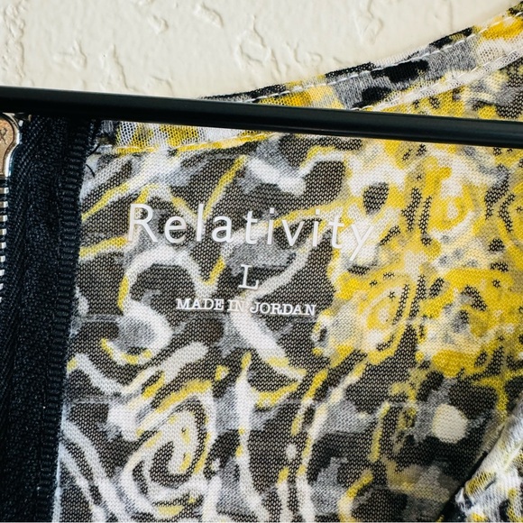 Relativity | yellow black and white pattern tank with zipper back - Picture 4 of 5